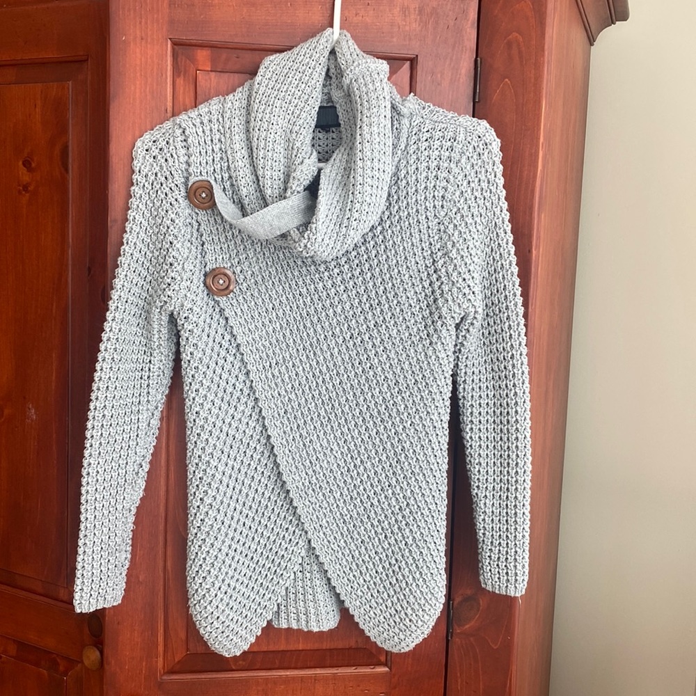 ✨3/15✨ Size “S/M” grey cowl neck sweater, could not find brand (it was a gift).